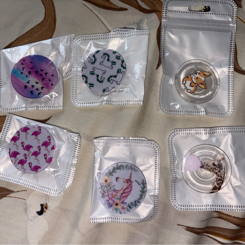 Assorted Patterned Phone Grips - Picture 3 of 3